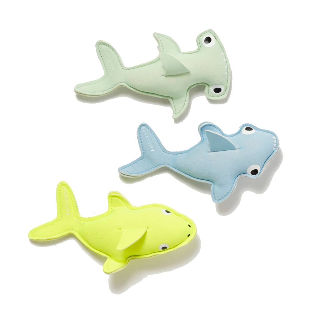 Neopren dykkerlegetøj til børn formet som hajer i blå, gul og grøn