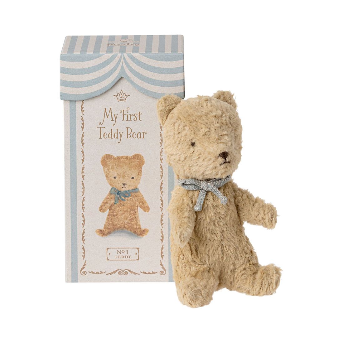 Maileg My First Teddy barselgave med sandfarvet teddy bjørn i lyseblå æske.