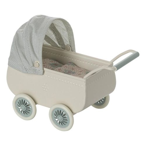 Maileg Barnevogn i Mint inkl. baby mus